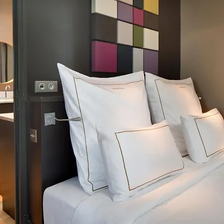 Domaine De La Jasso, Demeure De Grand Luxe Au Pied De La Cité De Carcassonne, Piscines Et Parc Animalier