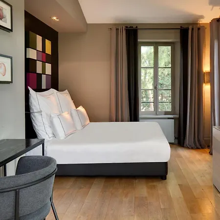 Domaine De La Jasso, Demeure De Grand Luxe Au Pied De La Cité De Carcassonne, Piscines Et Parc Animalier